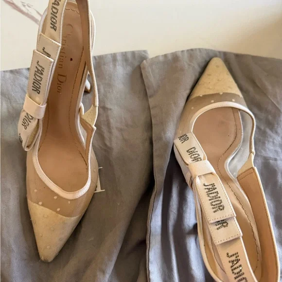 Dior Cream Heels Elegant Design - Picture 4 of 6